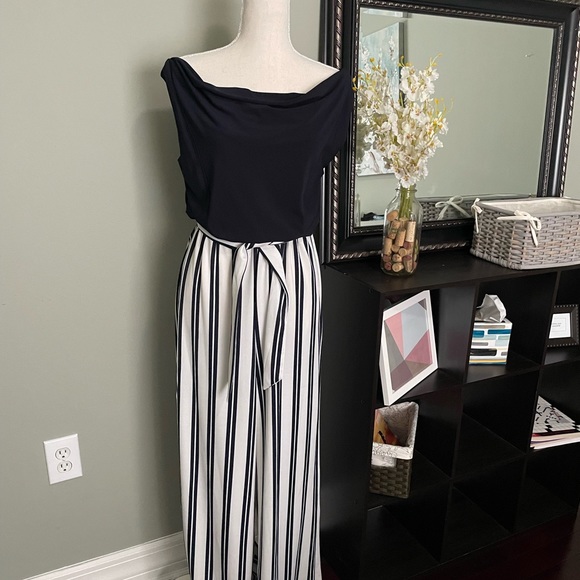 One Piece Pants/Dressy - Picture 4 of 5